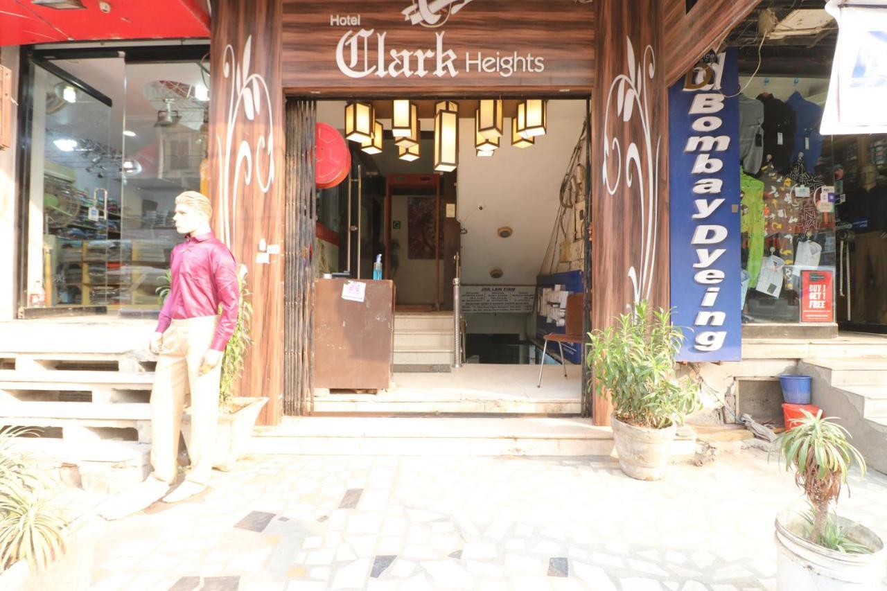 Hotel Clark Heights Ню Делхи Екстериор снимка