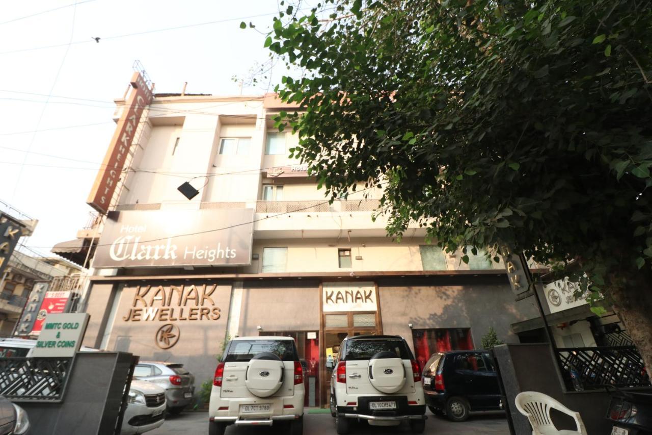 Hotel Clark Heights Ню Делхи Екстериор снимка