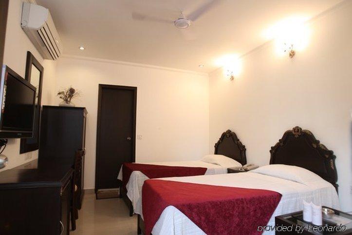 Hotel Clark Heights Ню Делхи Стая снимка