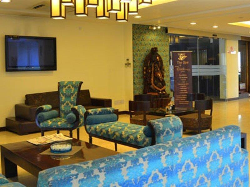 Hotel Clark Heights Ню Делхи Екстериор снимка