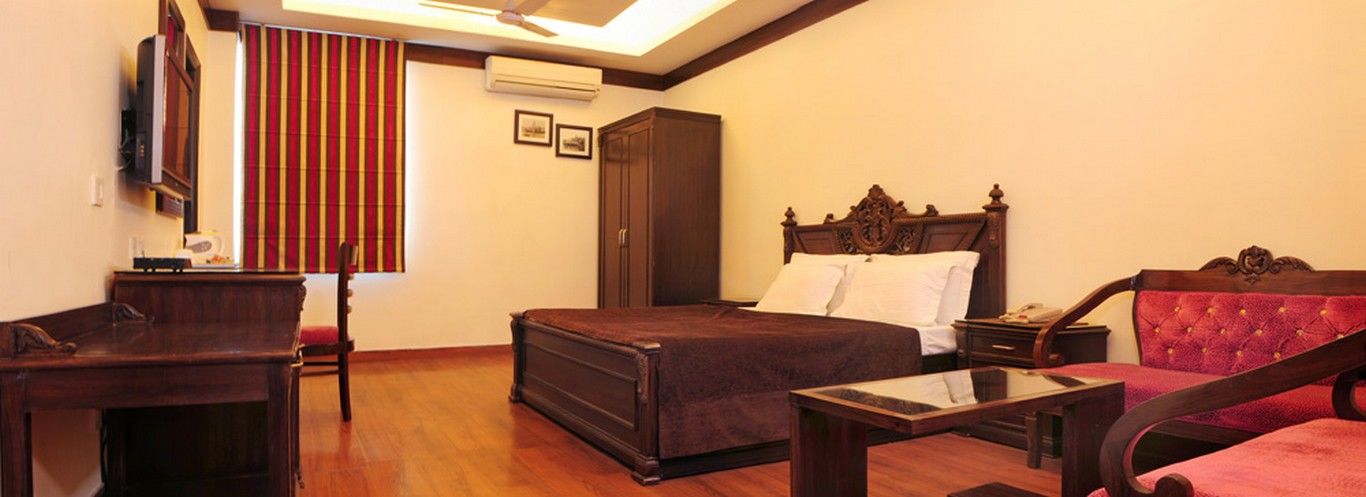 Hotel Clark Heights Ню Делхи Екстериор снимка