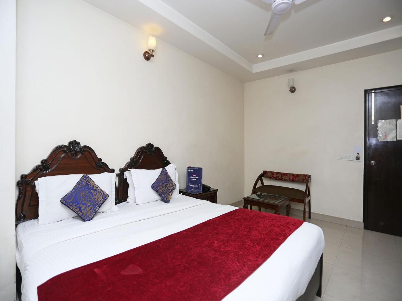 Hotel Clark Heights Ню Делхи Екстериор снимка
