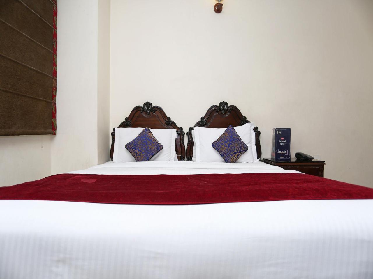 Hotel Clark Heights Ню Делхи Екстериор снимка