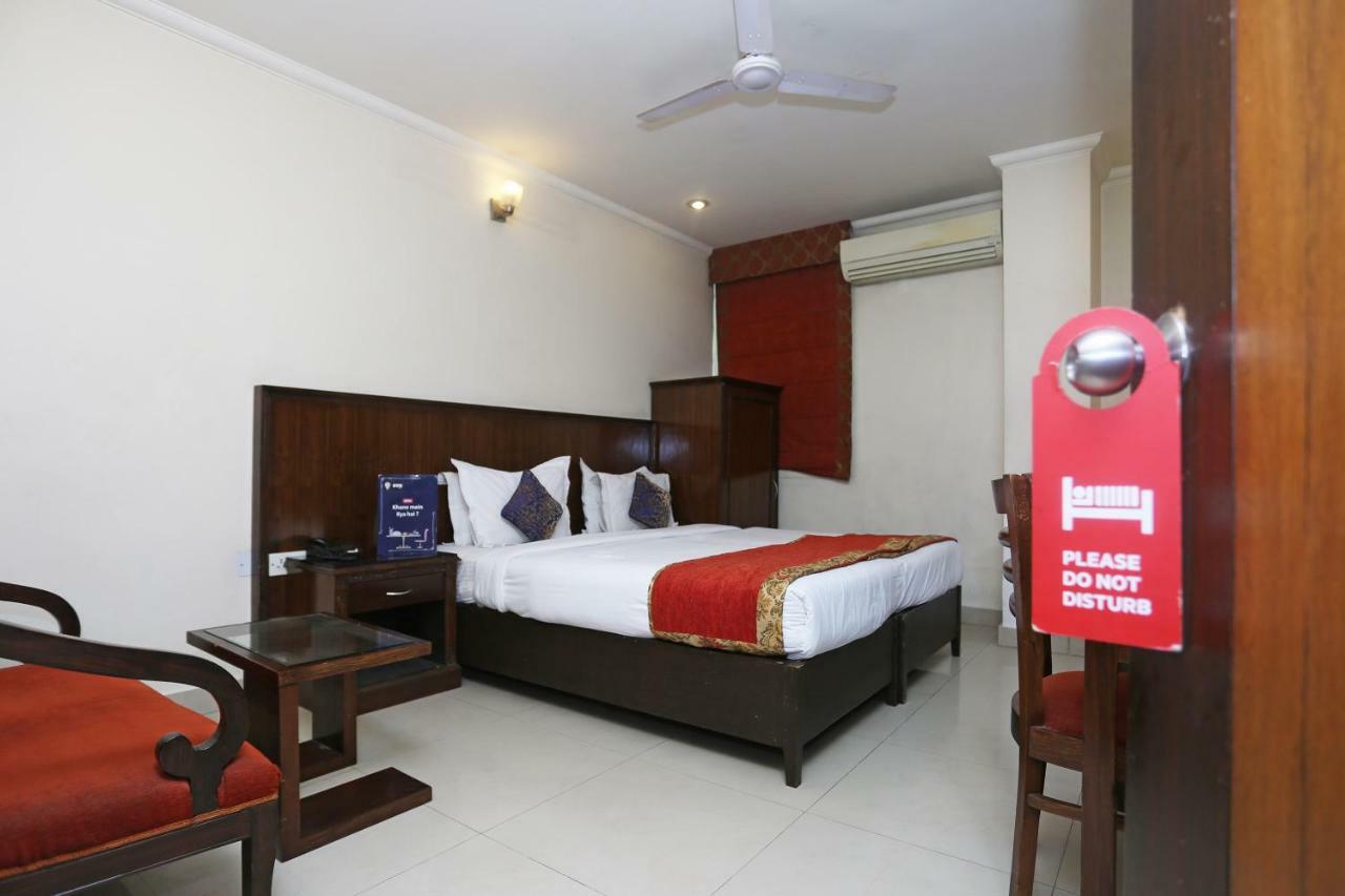 Hotel Clark Heights Ню Делхи Екстериор снимка