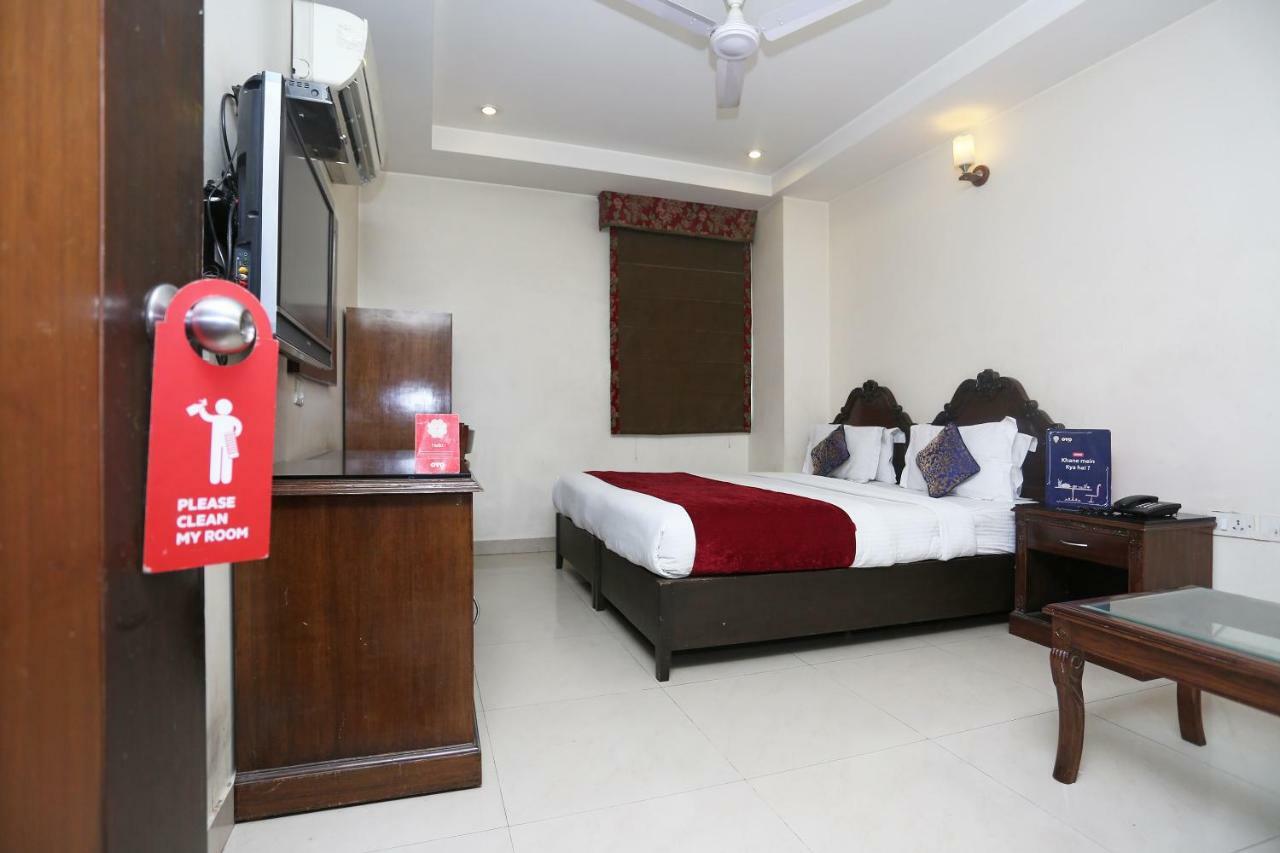 Hotel Clark Heights Ню Делхи Екстериор снимка
